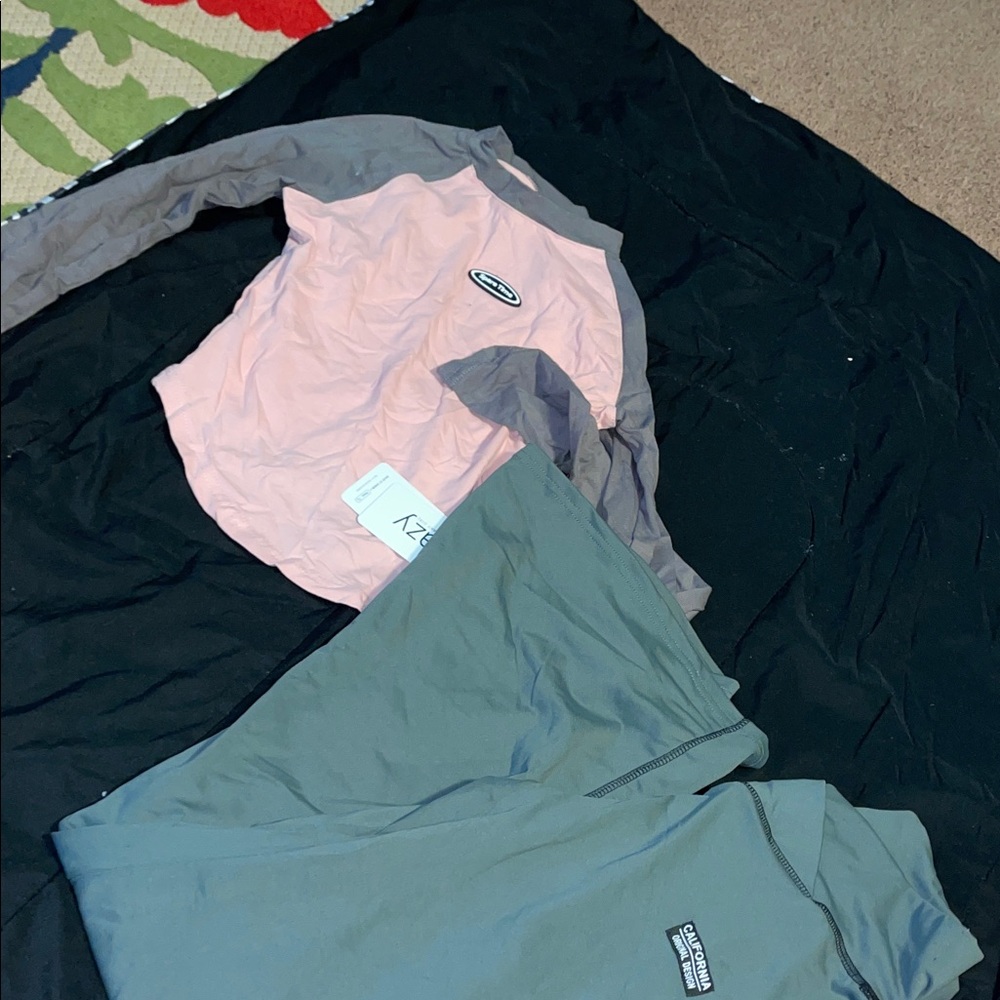 Pink and Gray cropped Long Sleeve Shirt and flared leg yoga Pants Set M NWT